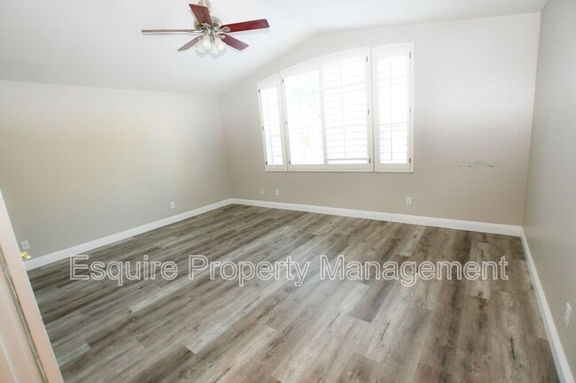 Building Photo - 508 Via Marquesa