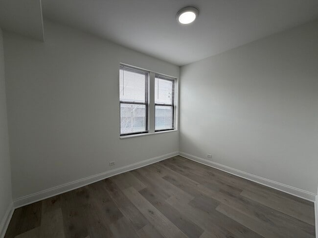 Building Photo - 4832 N Winthrop Ave