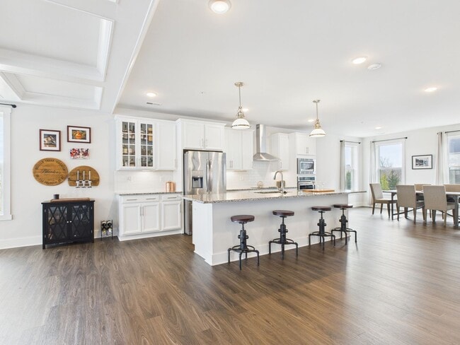 Building Photo - 6 Flatwater Row