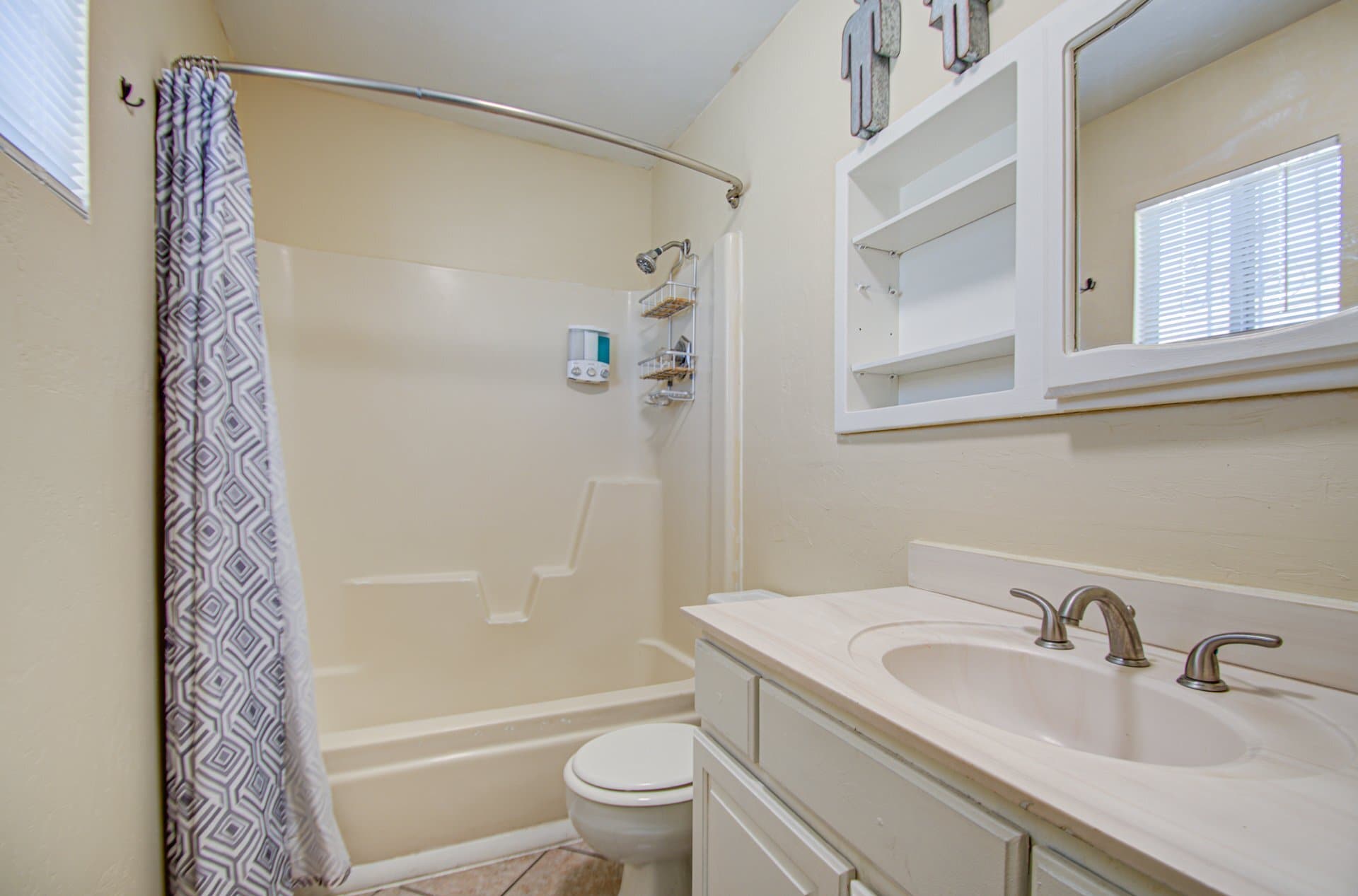 Building Photo - 328 N 12th St