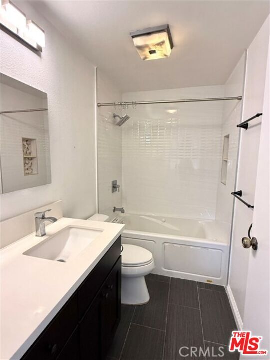 Building Photo - 10740 National Blvd