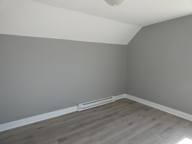 Building Photo - 391 E Marsile St