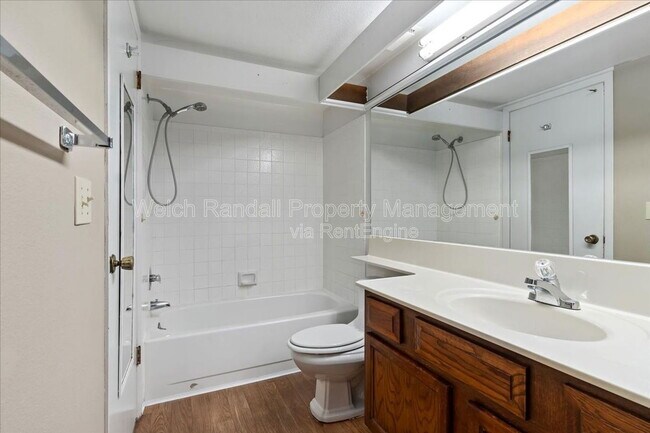 Building Photo - 6871 Countrywoods Cir