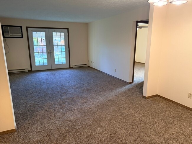 Building Photo - 806 Kentwood Dr