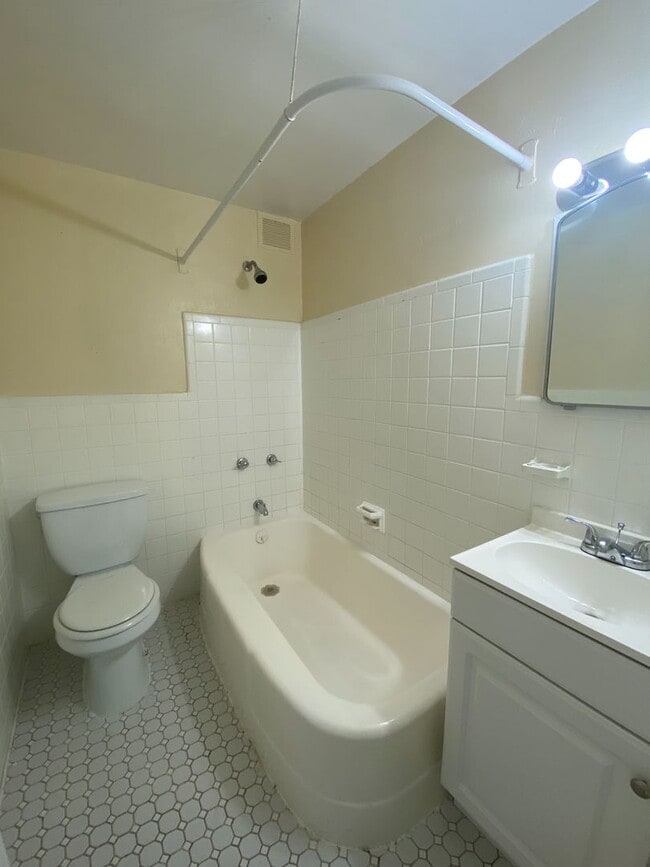 Interior Photo - River Plaza