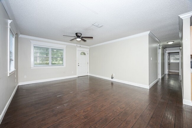 Building Photo - Peaceful Country Living on 2.4 Acres in Saucier