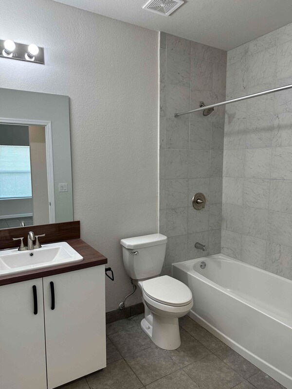Building Photo - 7400 SW 10th Ct