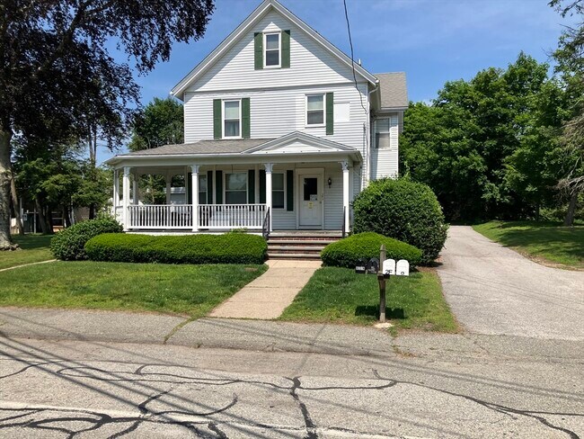 Primary Photo - 985 S Main St