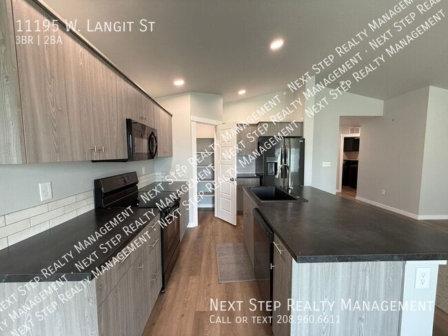 Building Photo - 11195 W Langit St