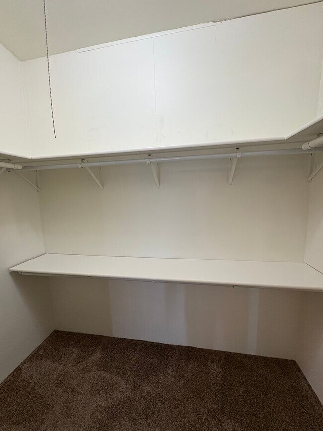 Building Photo - Country home! Private showing only!