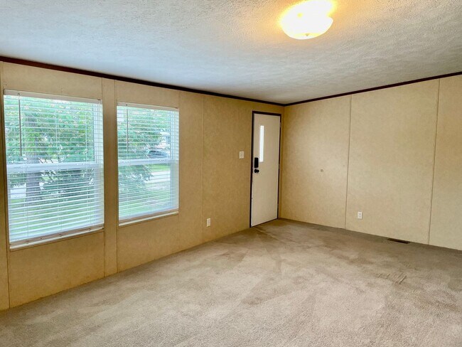 Building Photo - 3 Bedroom 2 Bathroom-Manufactured Home In Shallotte NC