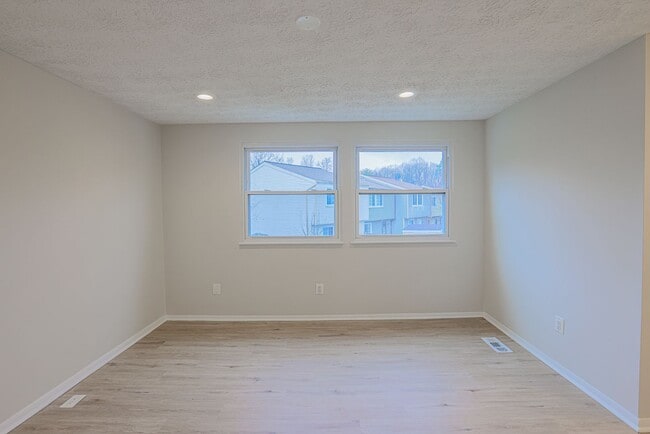 Building Photo - 426 Mystic View Turn