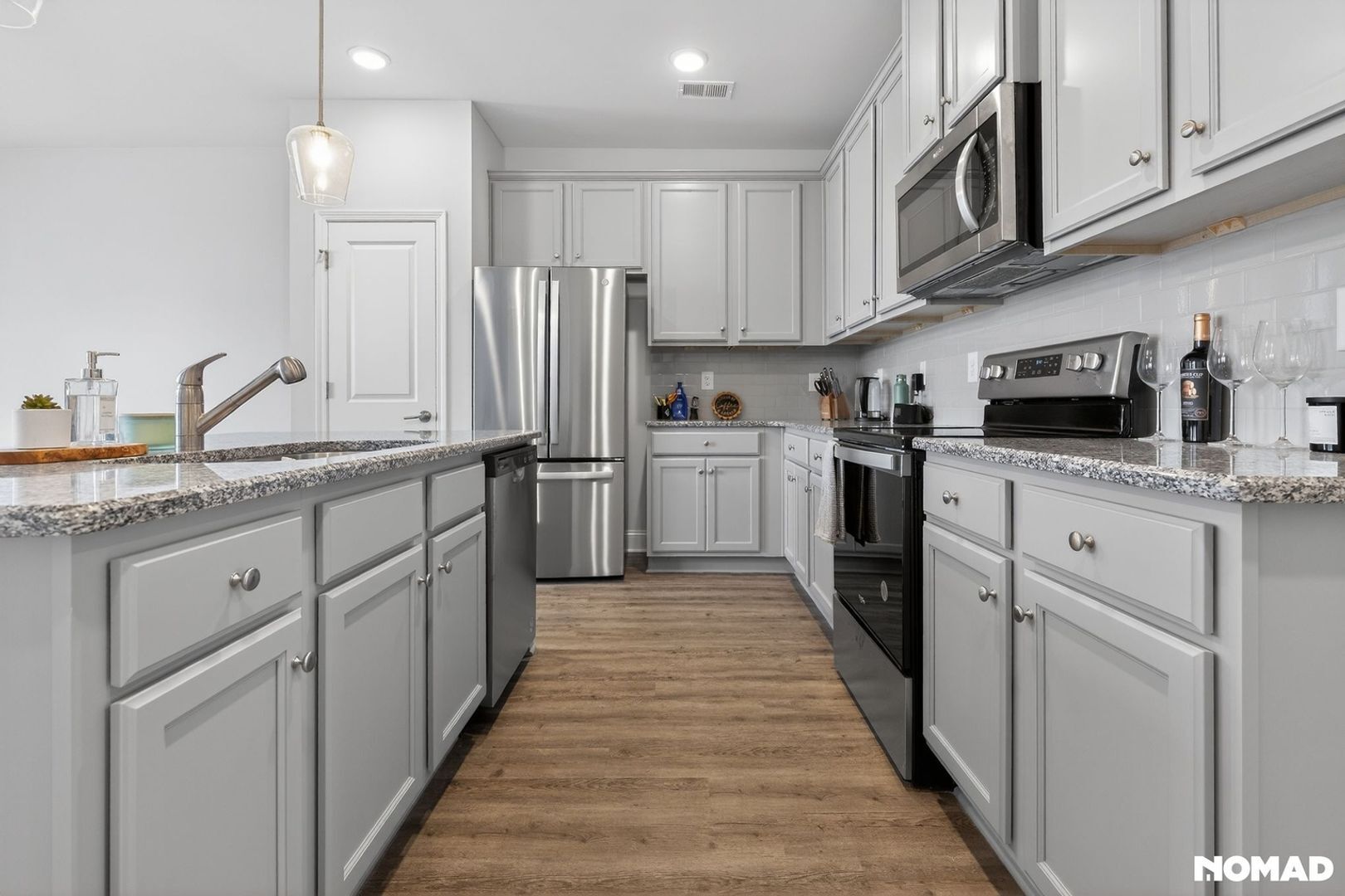 Building Photo - 110 Greenview Ct