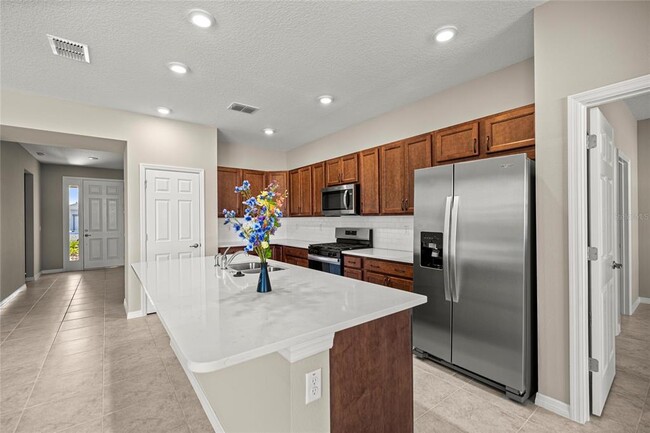 Building Photo - 5828 SW 76th Ct
