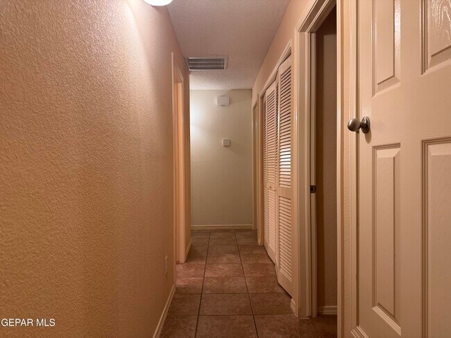 Building Photo - 6700 Hermoso Del Sol Dr