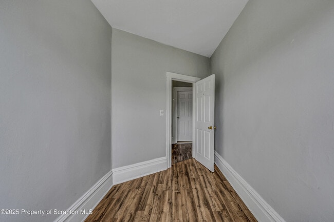 Building Photo - 301 N Bromley Ave