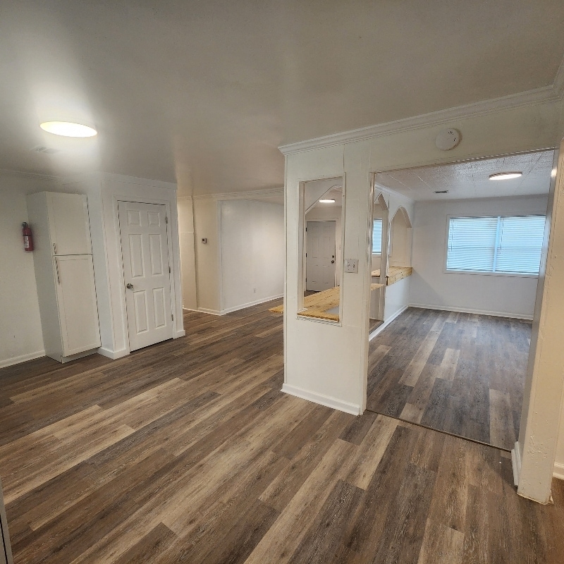 Building Photo - 308 Liston St