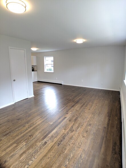 Building Photo - 180 Orange Rd