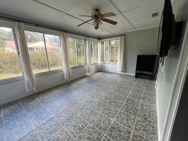 Building Photo - 3211 NW 103rd Dr