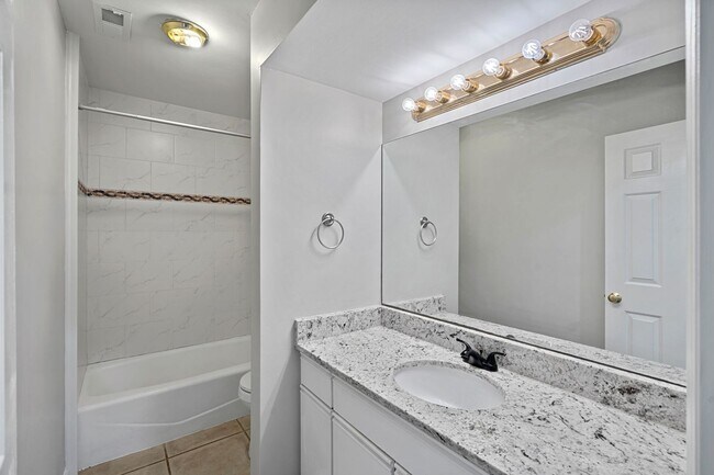 Building Photo - Unique 3 Bedroom/ 3 Full Bathroom 2 Story ...