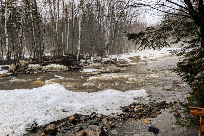 Building Photo - 140 Paquette Cir