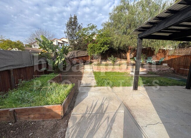 Building Photo - 522 Charlotte Dr