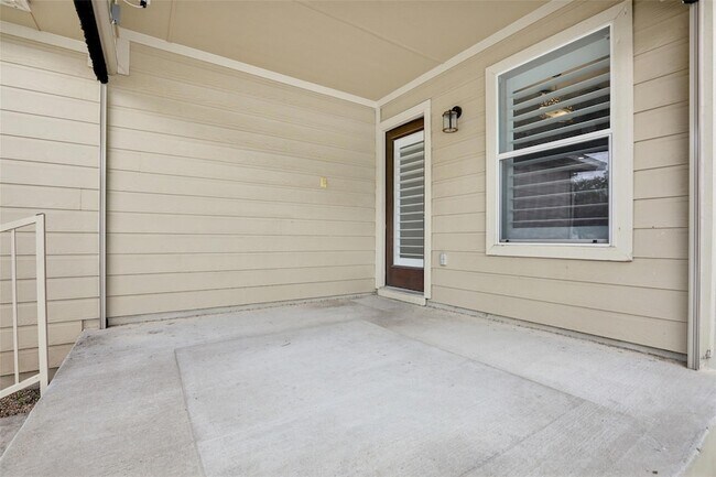 Building Photo - 4937 Hartson