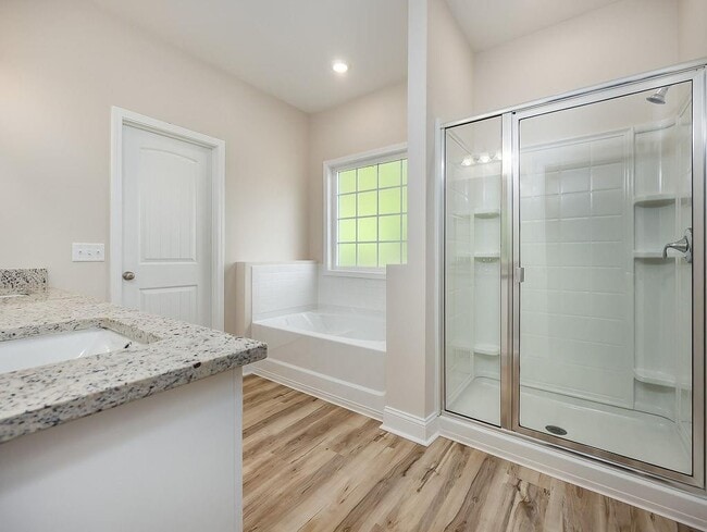 Building Photo - 1002 Oglethorpe Ln