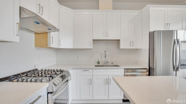 Building Photo - 2612 Greenwich St