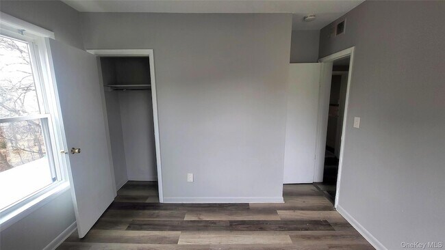 Building Photo - 174 South Ave