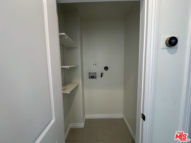 Building Photo - 3917 Dwiggins St