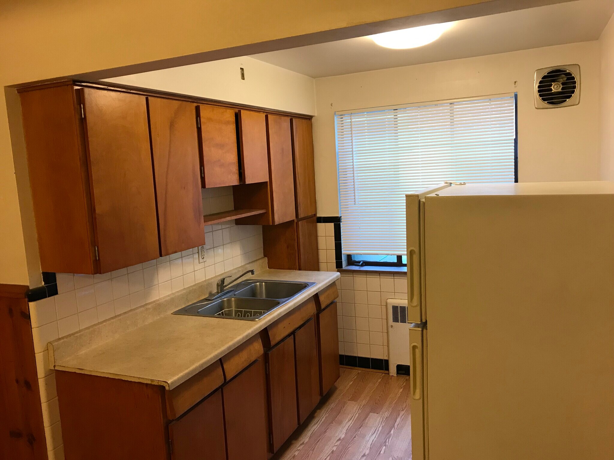 Building Photo - 6087 Dryden Ave