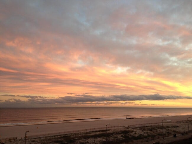 Building Photo - 101 S Plaza Pl