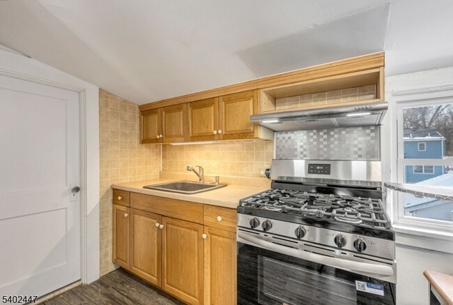 Building Photo - 69 Weaver St