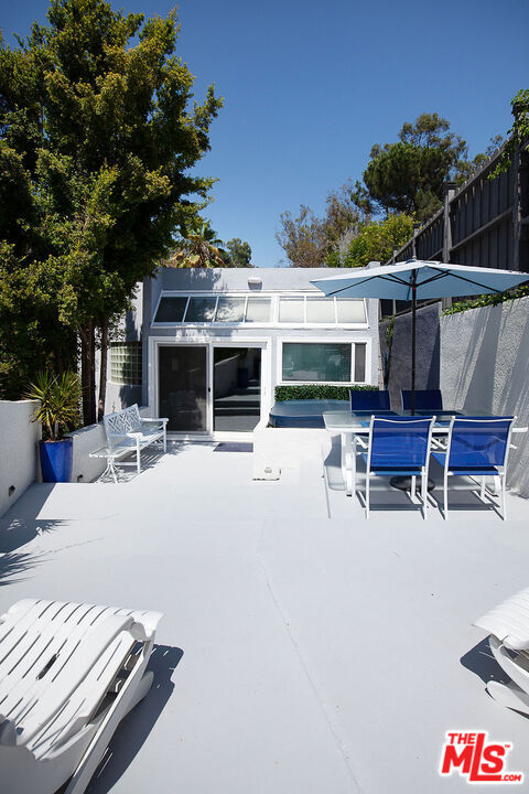 Building Photo - 7943 Willow Glen Rd
