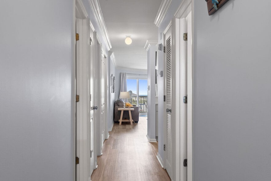 Building Photo - 122 SE 58th St