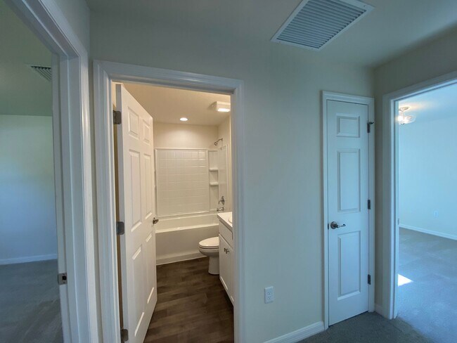 Building Photo - Desirable Citrus Springs Neighborhood 4/2/2 *WON'T LAST*