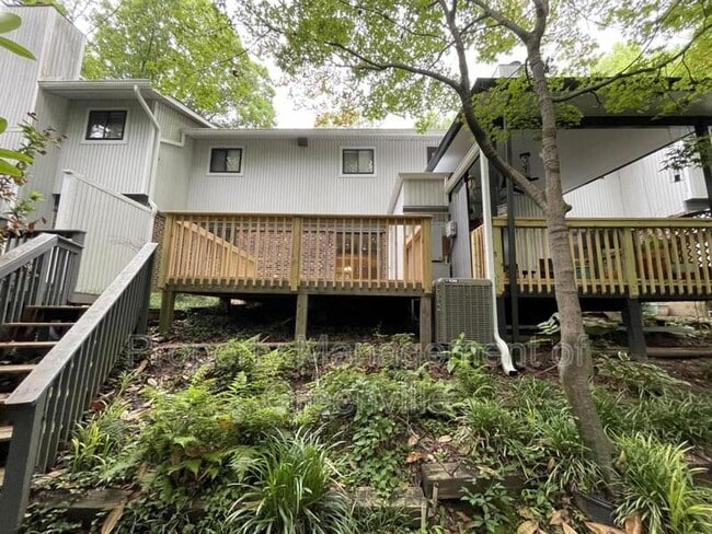 Building Photo - 82 Briarview Cir