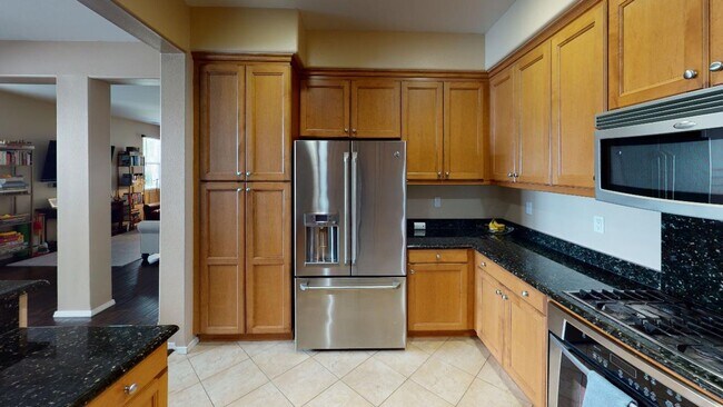 Building Photo - Desirable 3 Bedroom 3 Bathroom home in quiet neighborhood!