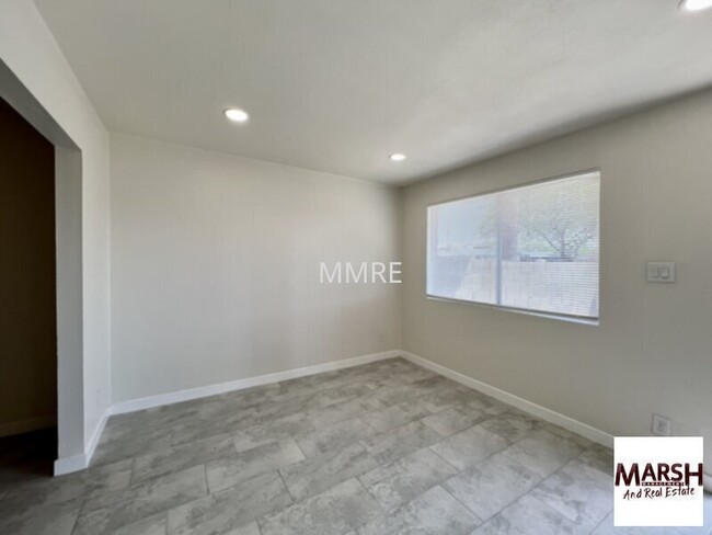 Building Photo - REMODELED 2 BEDROOM CONDO IN TEMPE!