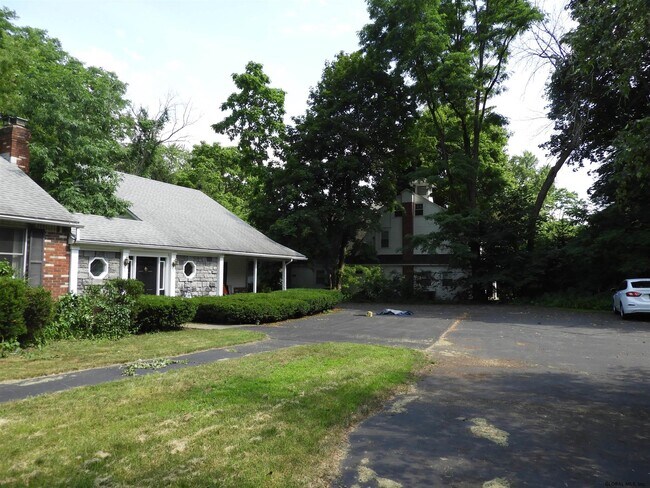 Building Photo - 401 Loudon Rd