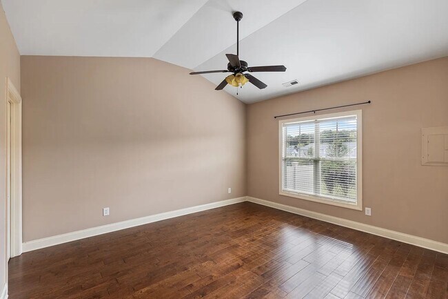 Building Photo - 157 Belle Chase Wy NE