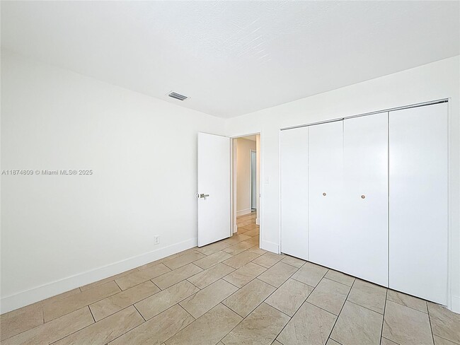 Building Photo - 1379 Seaview