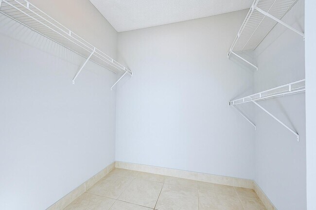 Building Photo - 1127 Lake Terry Dr