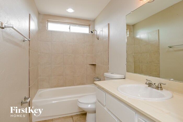 Building Photo - 7322 E Lakeside Dr