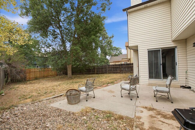 Building Photo - Charming 3 Bed, 2 Bath Home on a Quiet Cul-de-Sac with a Fenced Yard & 2-Car Garage!