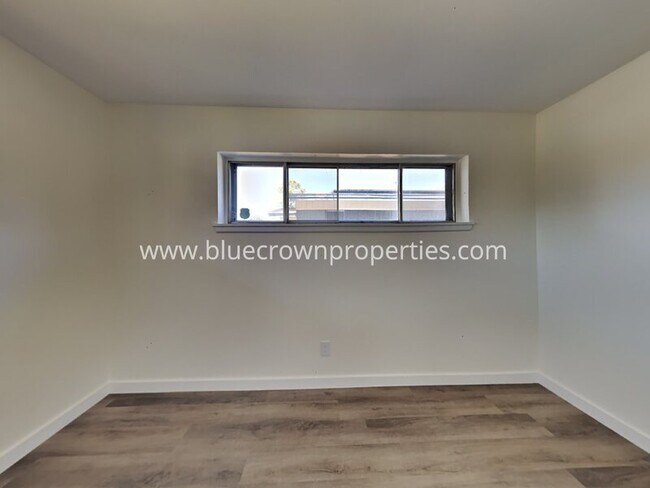 Building Photo - 2702 Wallin Dr