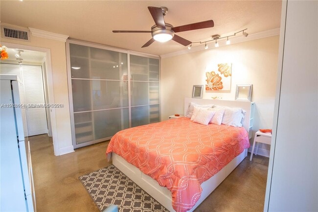 Building Photo - 1700 SE 15th St