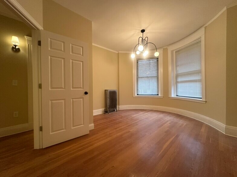 Building Photo - 184 Saint Paul St