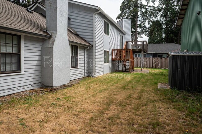 Building Photo - 9620 Maple Ave SW